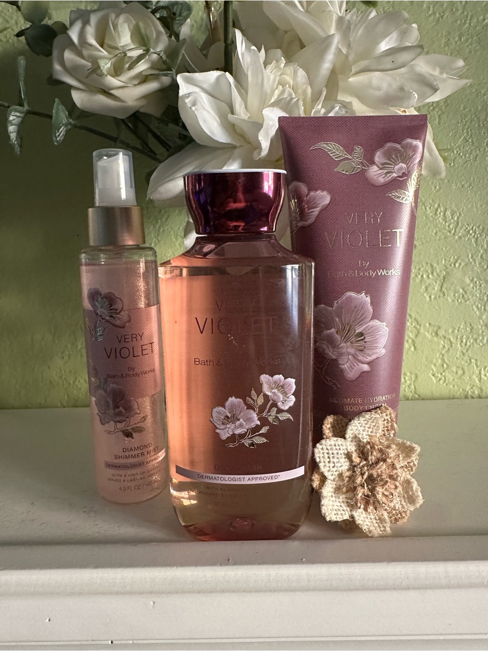 Bath & Body Works Very Violet Bath & Body Set - Mauve Pink (3) Pc